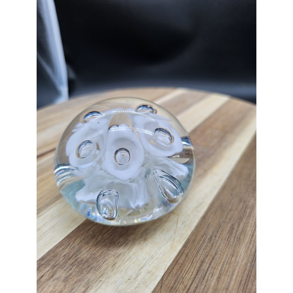 Vtg Jennings Bonnell J.B. Glass Paperweight With White Trumpet Flower Design - Picture 2 of 8